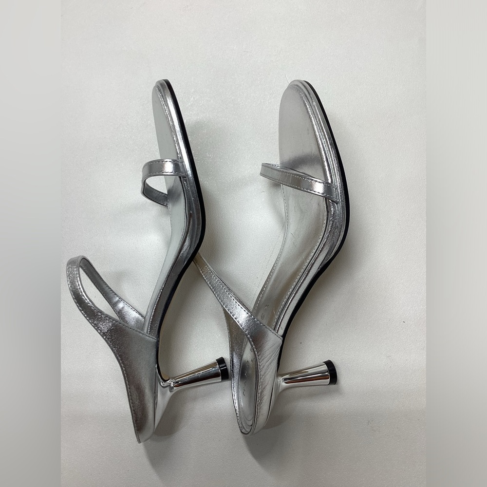 Marc Fisher Alonde ‎ Silver Leather Heeled Slide Sandal Size 8.5 - Picture 10 of 15